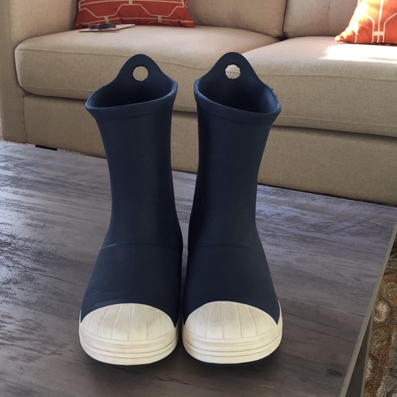 crocs boys rain boots